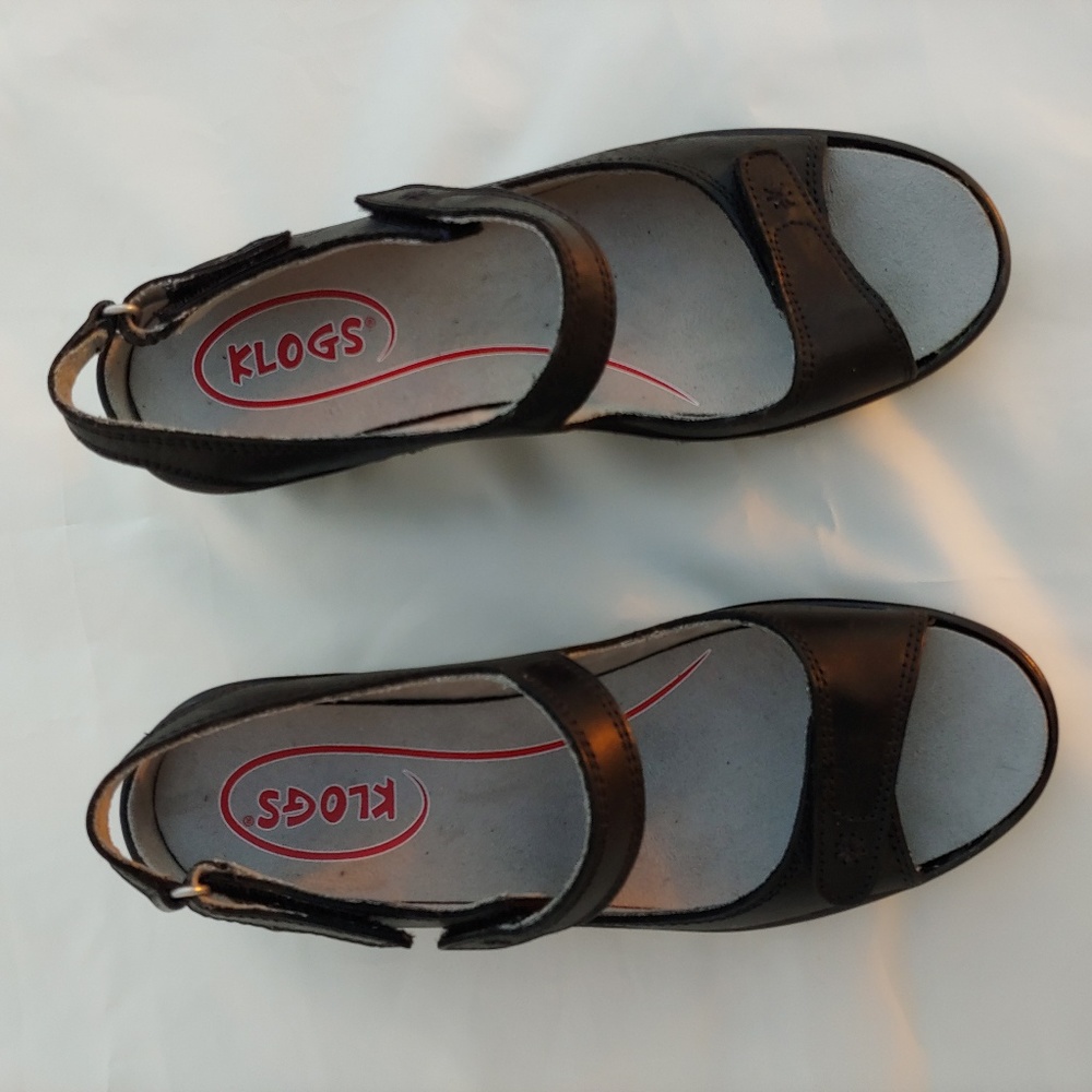 Klogs sandles size 9
